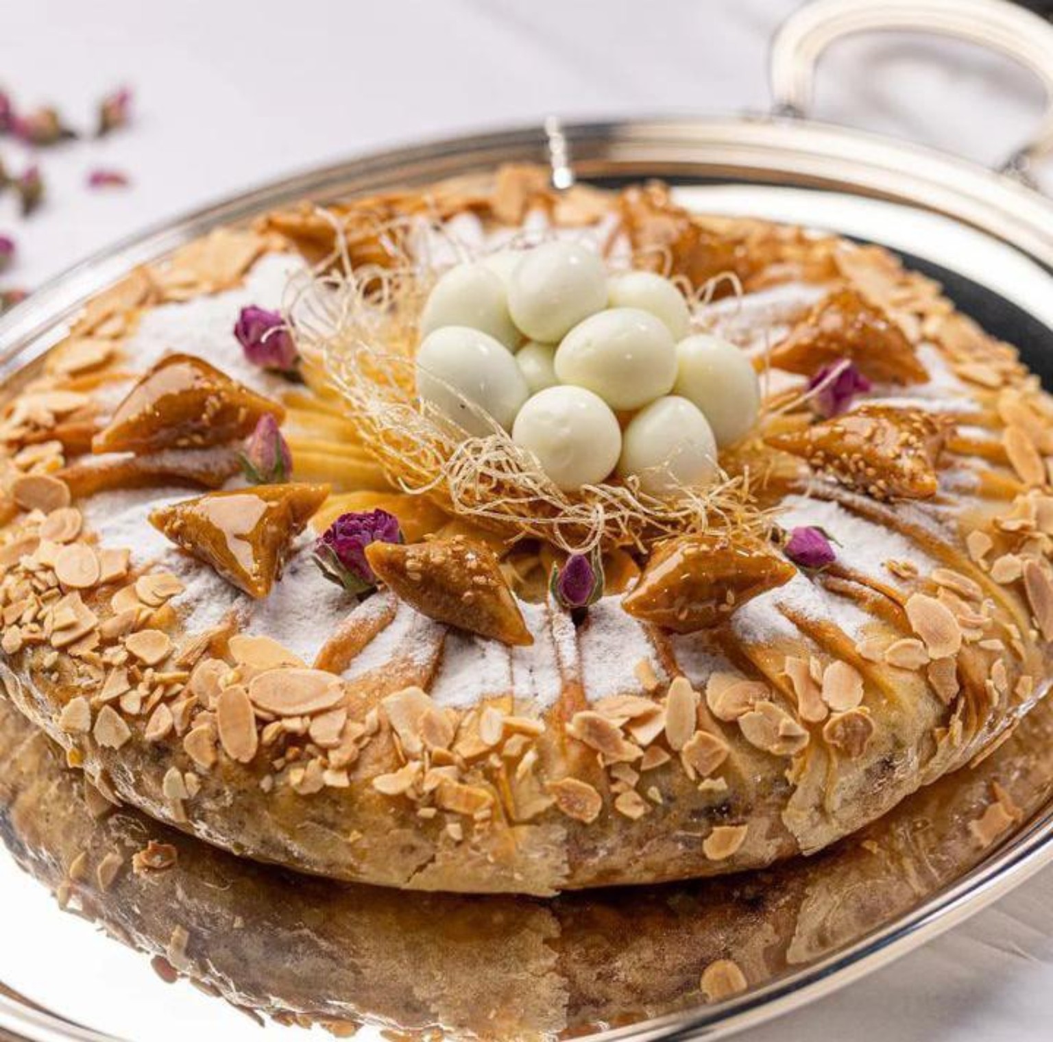 بسطيلة باللوز والبريوات
